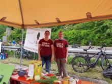 Peter und Vera am Solawi-Stand.