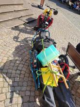 Das voll bepackte Lastenradgespann.