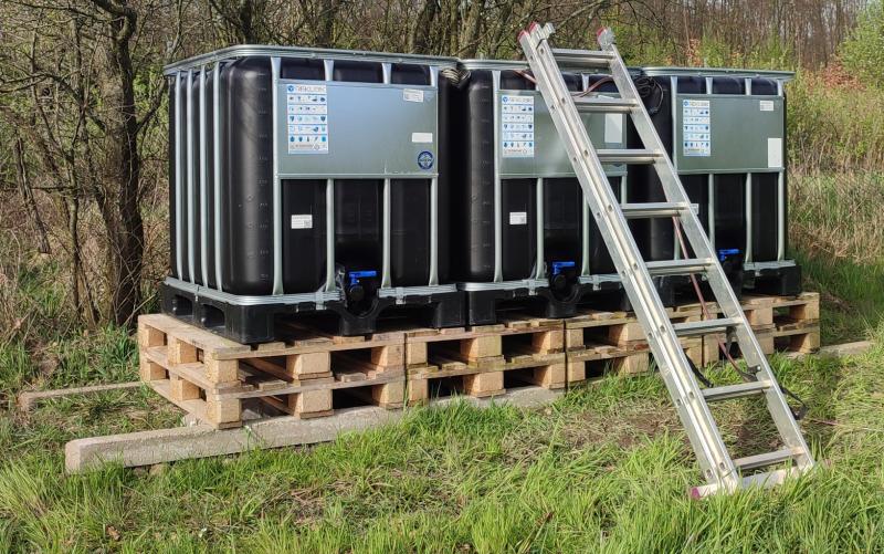 Die Wasserbehälter, 3x1000 Liter, Heskem (GBl) Die Wasserbehälter, 3x1000 Liter, Heskem